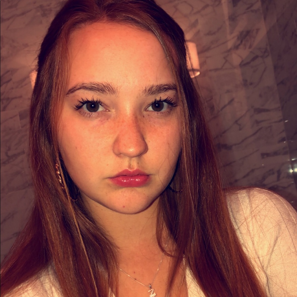 Meet your Posher, Eva